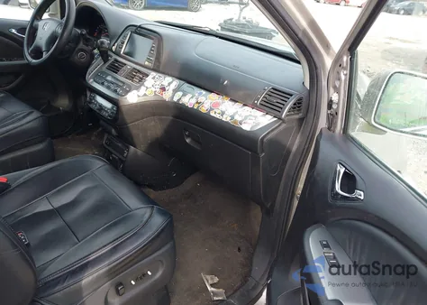 2008 Honda Odyssey Touring z USA, uszkodzony, nr VIN 5FNRL38978B004224